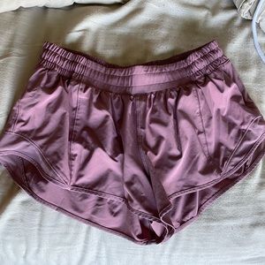 lulu lemon shorts !!!